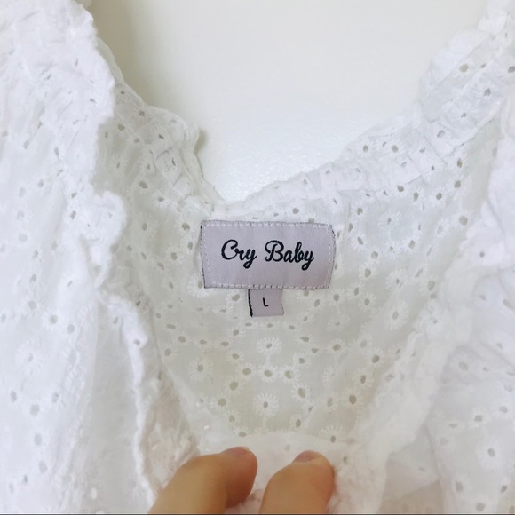 White eyelet crop top with flair wrist - Picture 4 of 5